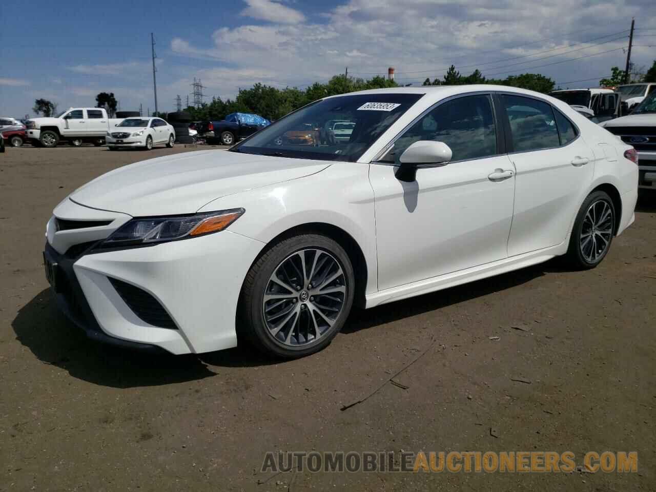 4T1B11HK7JU068027 TOYOTA CAMRY 2018