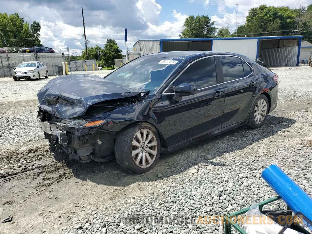 4T1B11HK7JU068142 TOYOTA CAMRY 2018