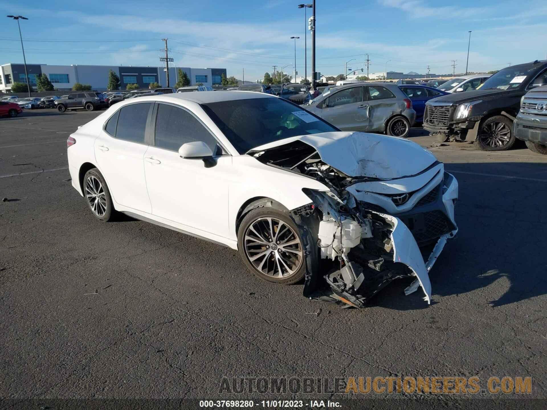 4T1B11HK7JU070005 TOYOTA CAMRY 2018