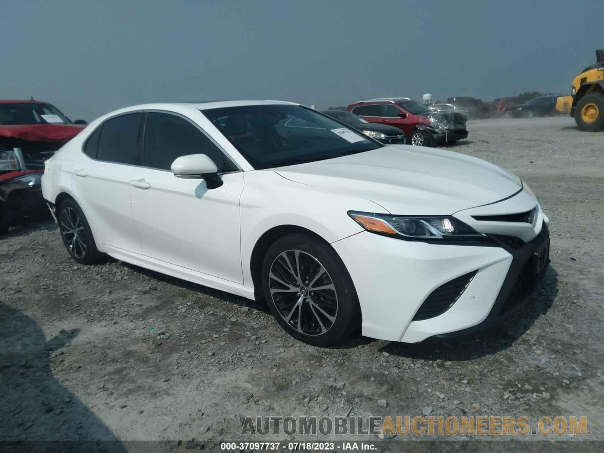 4T1B11HK7JU077147 TOYOTA CAMRY 2018