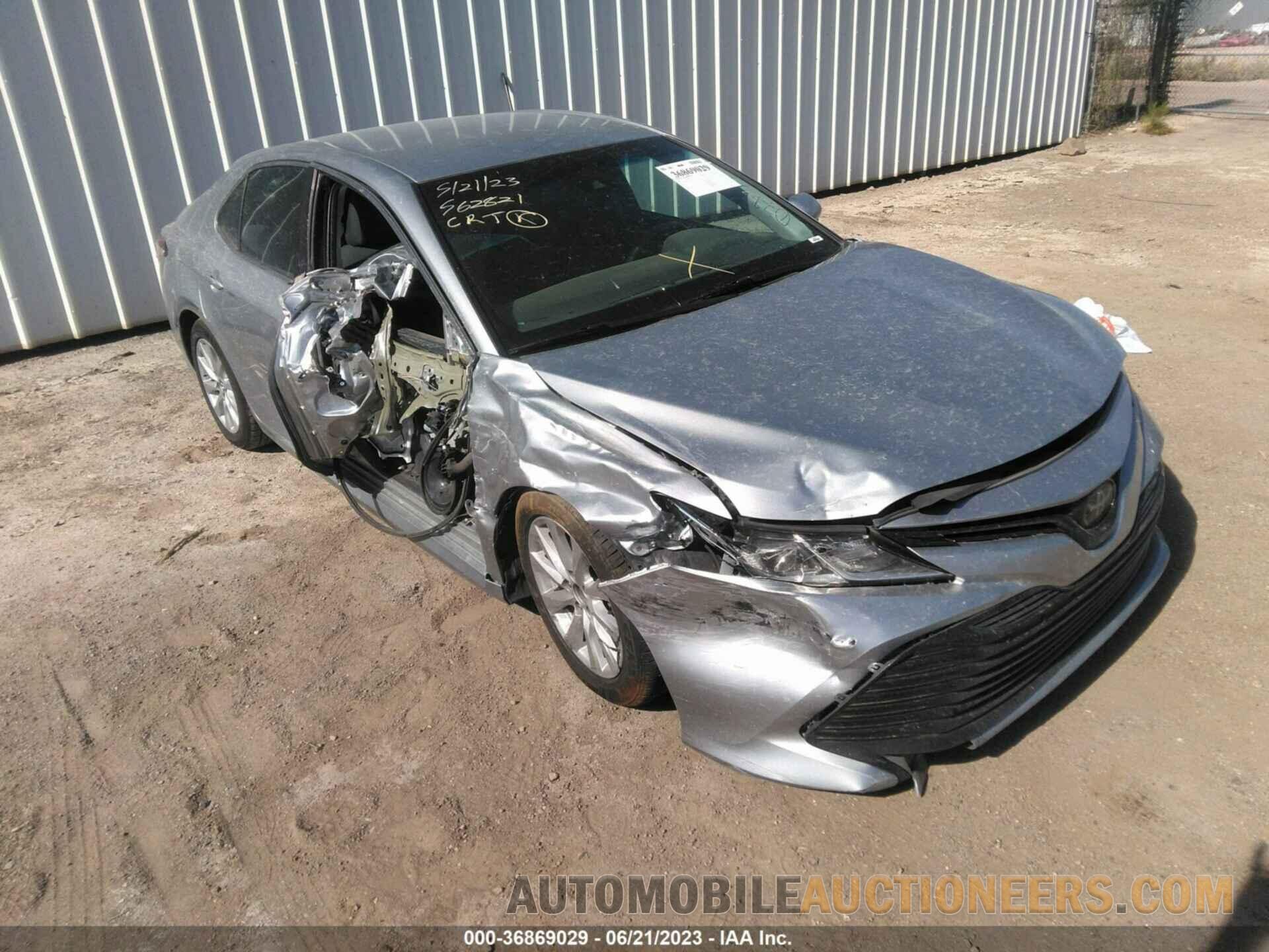 4T1B11HK7JU077973 TOYOTA CAMRY 2018