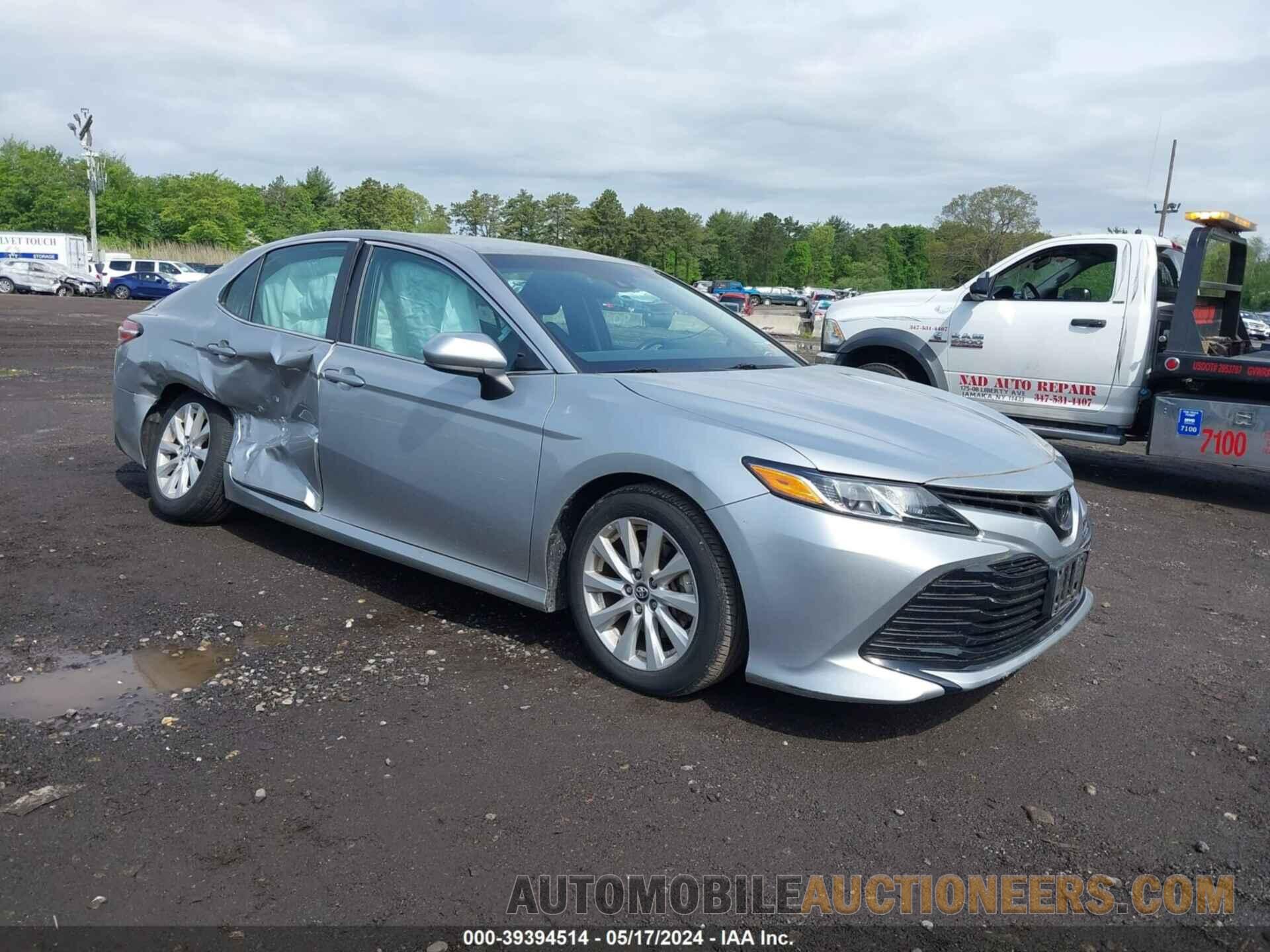 4T1B11HK7JU081103 TOYOTA CAMRY 2018