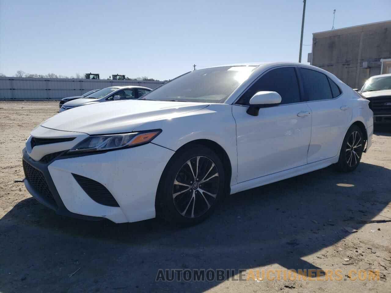 4T1B11HK7JU085488 TOYOTA CAMRY 2018