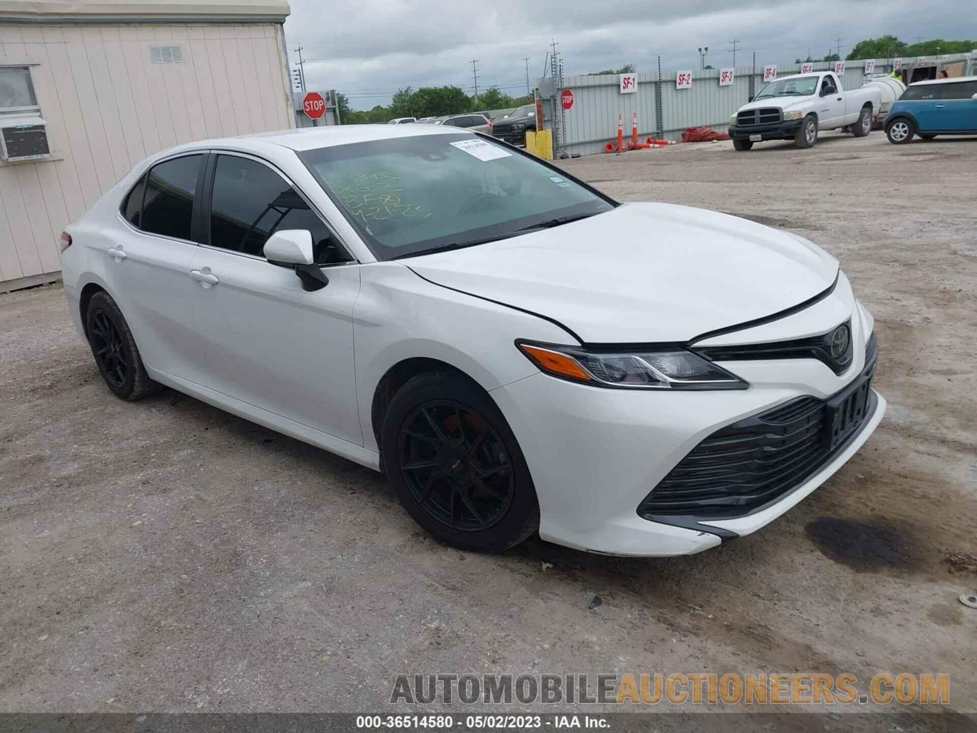 4T1B11HK7JU086575 TOYOTA CAMRY 2018