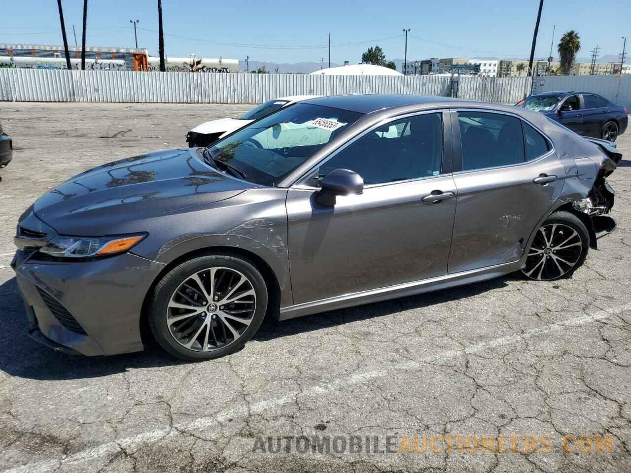 4T1B11HK7JU090464 TOYOTA CAMRY 2018