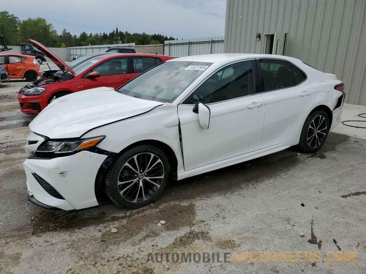 4T1B11HK7JU098211 TOYOTA CAMRY 2018