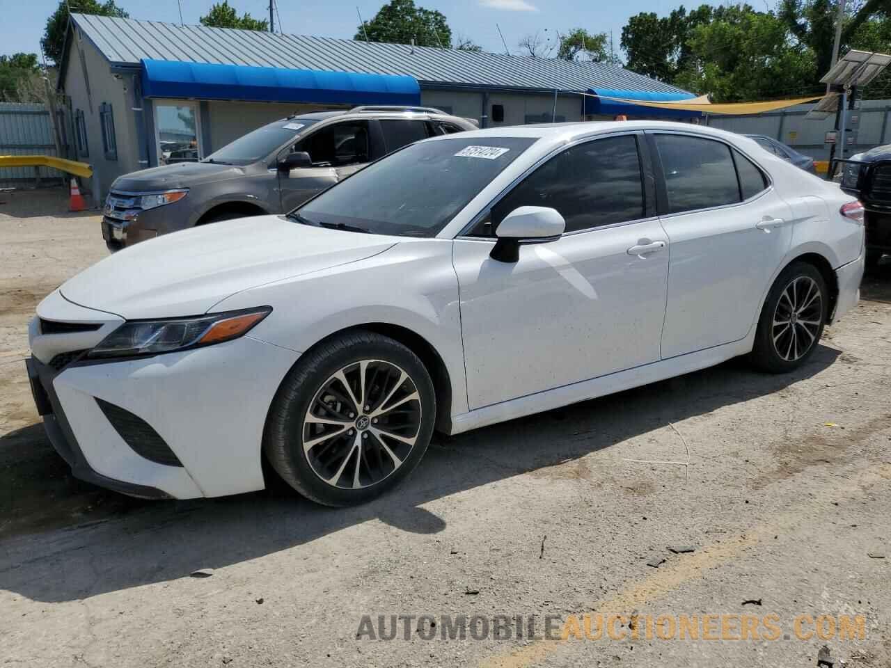 4T1B11HK7JU099746 TOYOTA CAMRY 2018