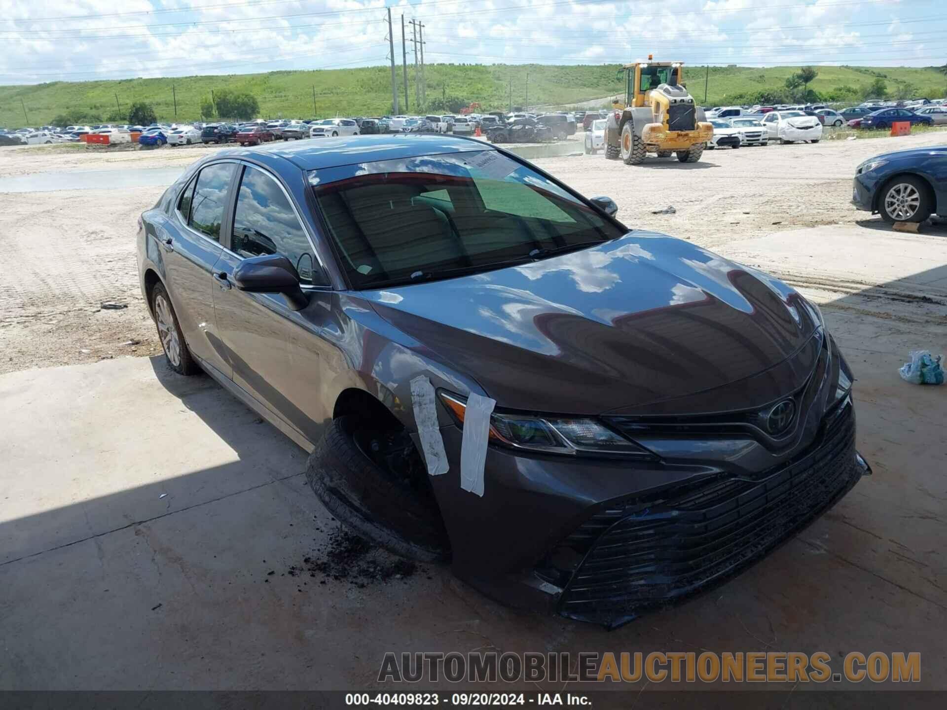 4T1B11HK7JU103116 TOYOTA CAMRY 2018