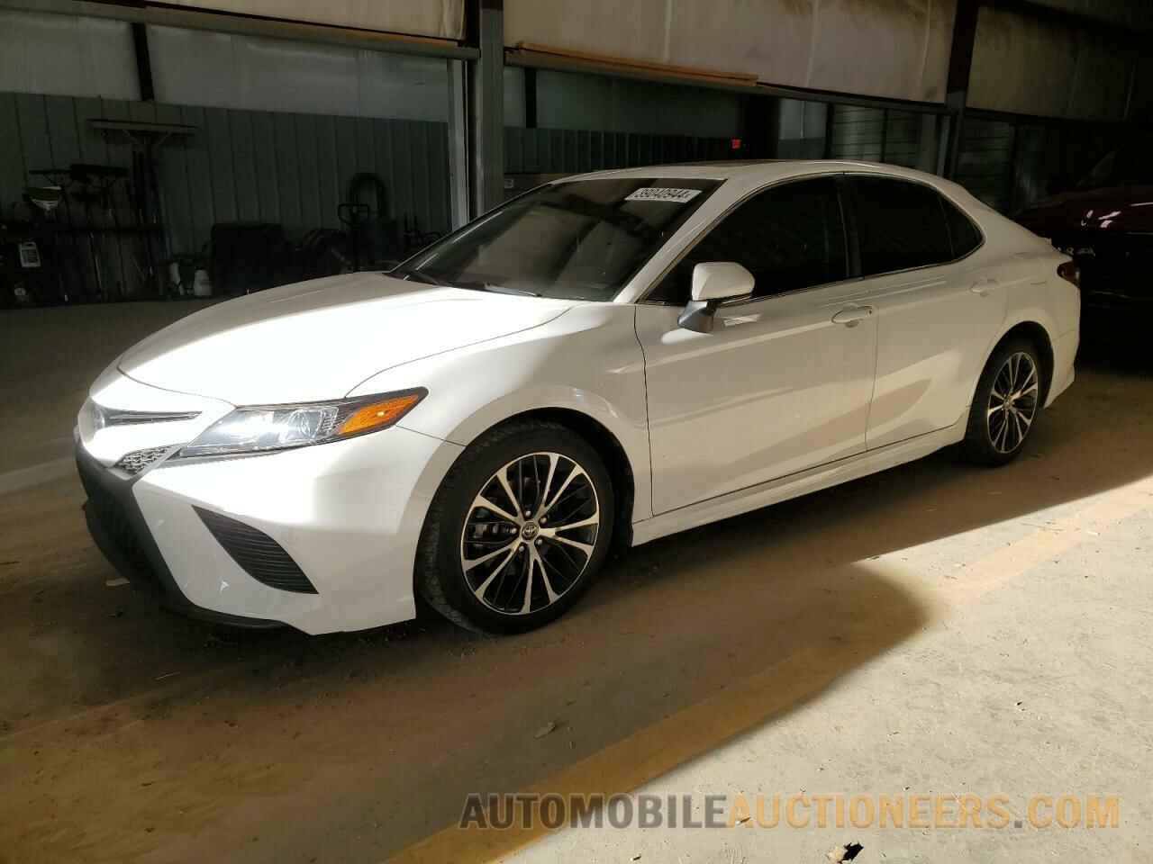 4T1B11HK7JU107232 TOYOTA CAMRY 2018