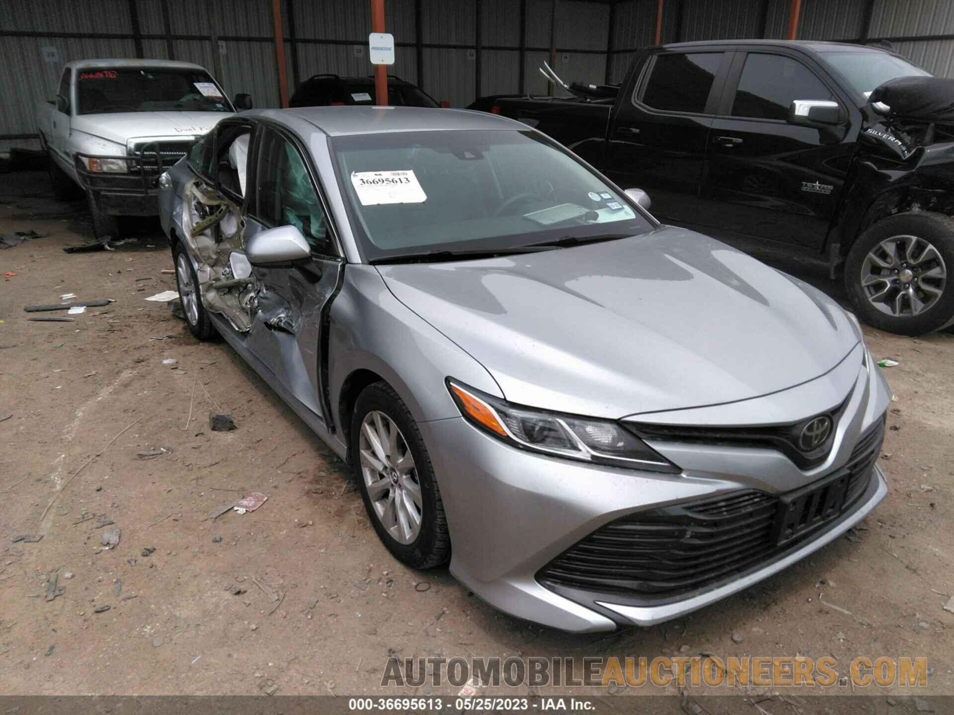 4T1B11HK7JU112611 TOYOTA CAMRY 2018