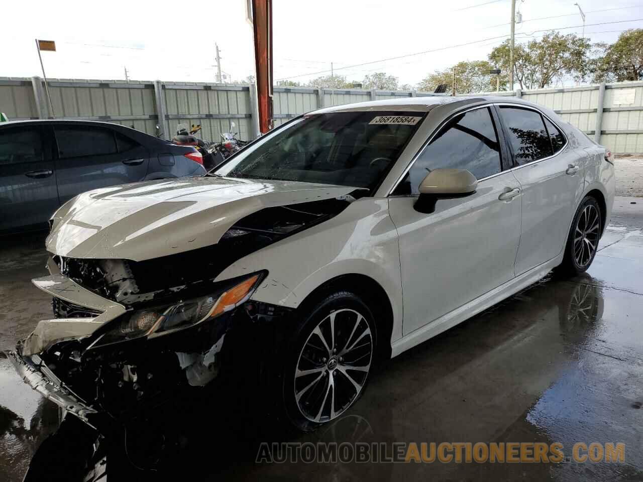 4T1B11HK7JU114620 TOYOTA CAMRY 2018