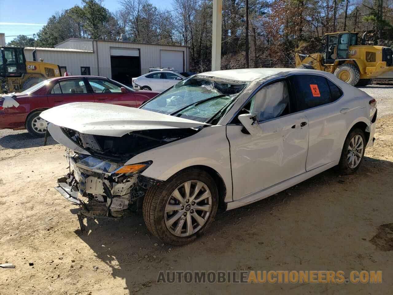 4T1B11HK7JU115671 TOYOTA CAMRY 2018