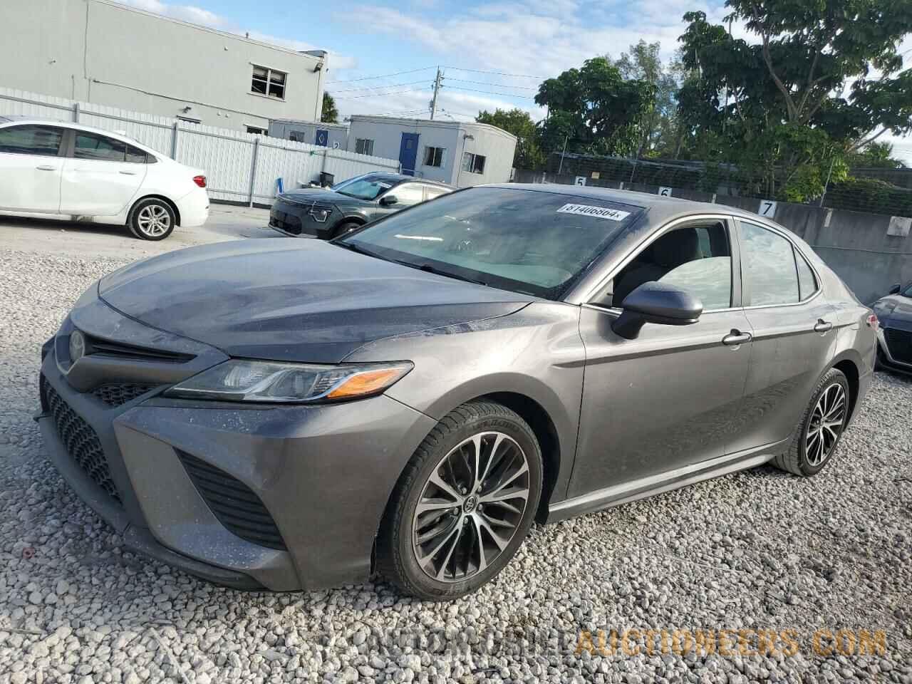 4T1B11HK7JU117503 TOYOTA CAMRY 2018