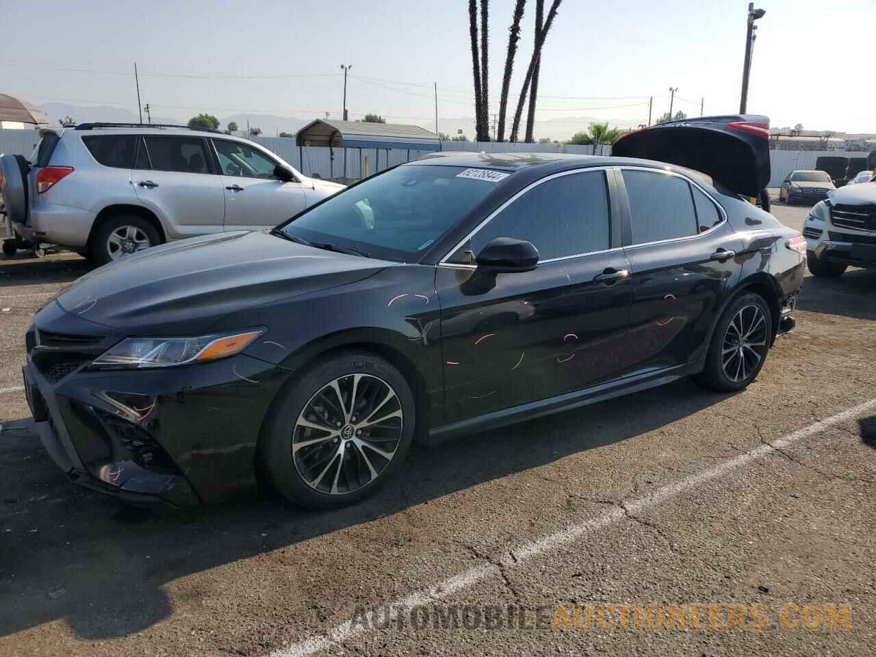 4T1B11HK7JU119736 TOYOTA CAMRY 2018