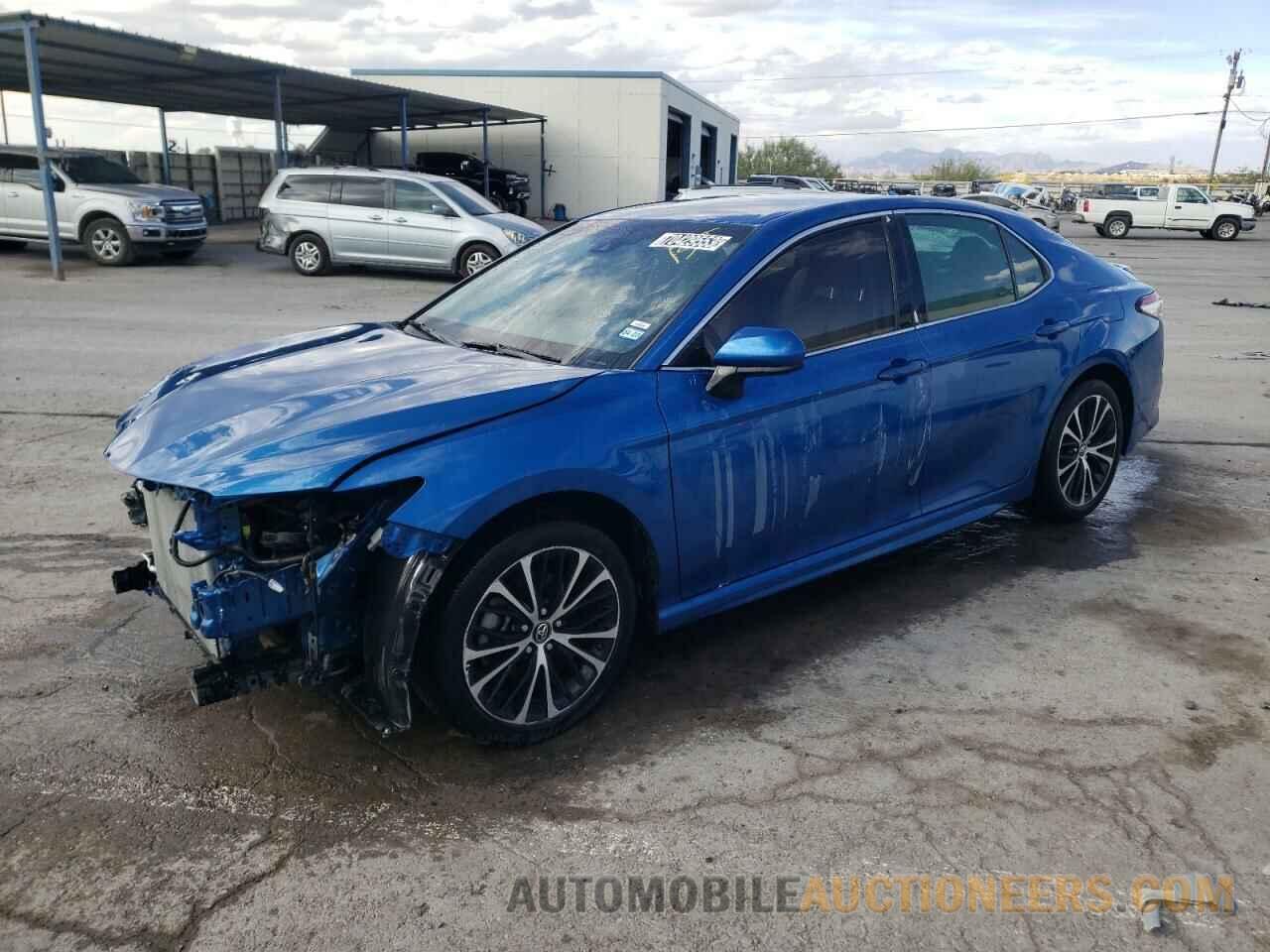 4T1B11HK7JU120126 TOYOTA CAMRY 2018