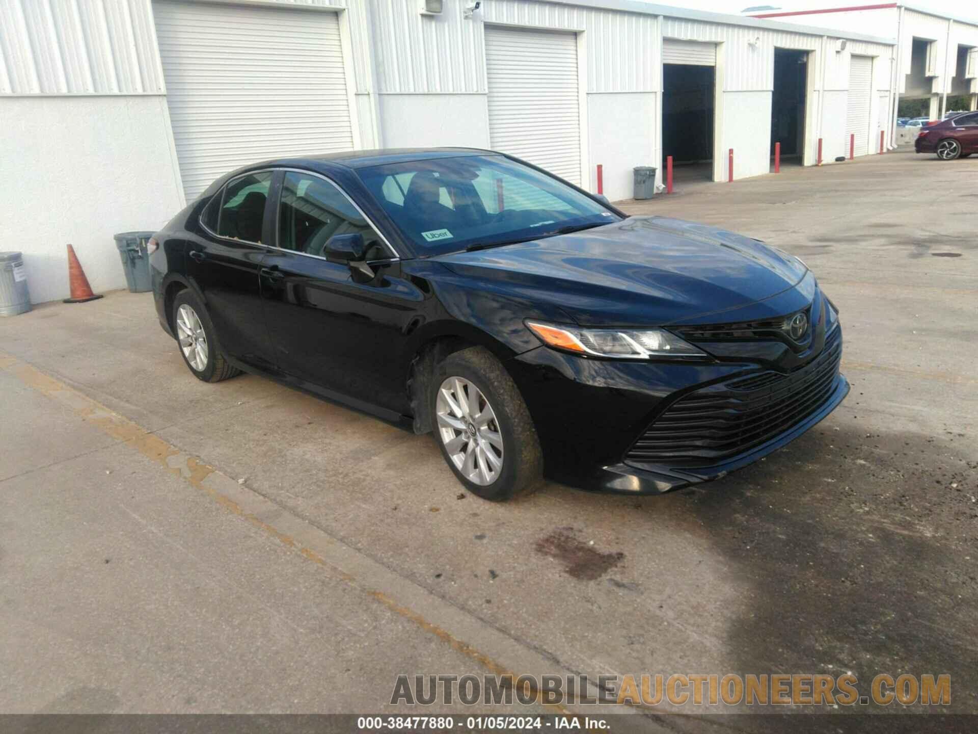 4T1B11HK7JU120773 TOYOTA CAMRY 2018