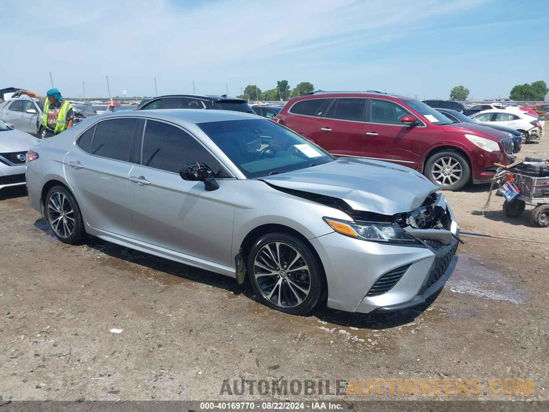 4T1B11HK7JU121034 TOYOTA CAMRY 2018