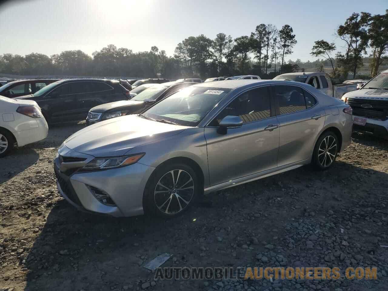 4T1B11HK7JU126072 TOYOTA CAMRY 2018