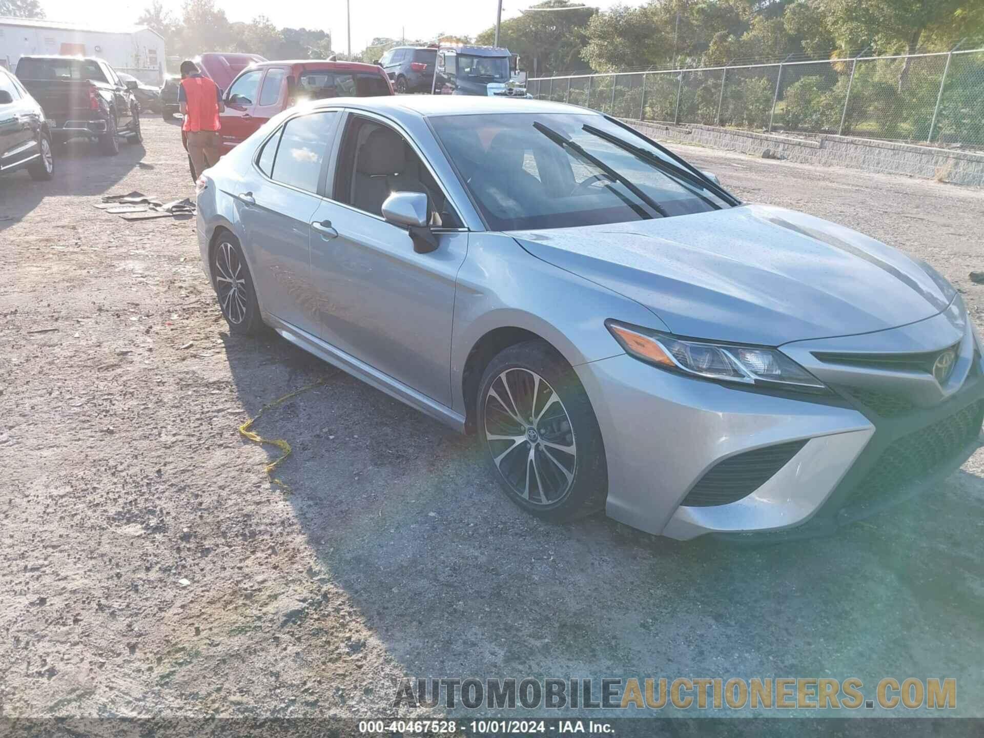 4T1B11HK7JU127058 TOYOTA CAMRY 2018