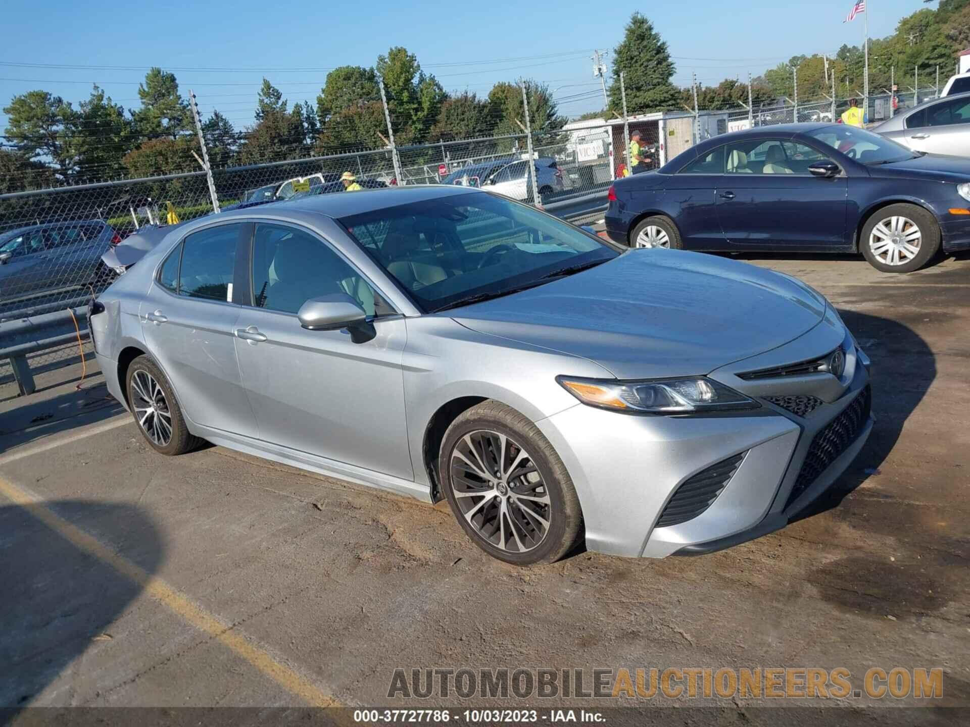 4T1B11HK7JU138786 TOYOTA CAMRY 2018