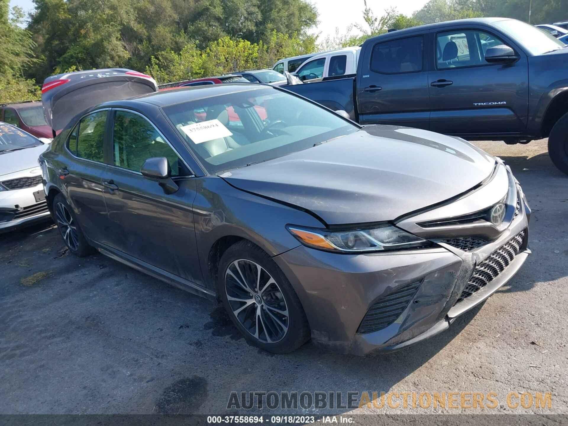 4T1B11HK7JU139727 TOYOTA CAMRY 2018