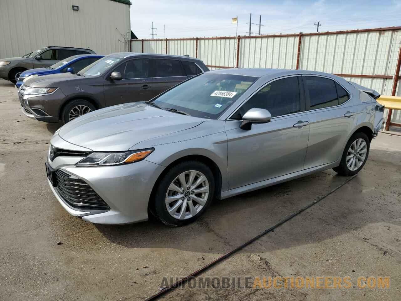 4T1B11HK7JU140120 TOYOTA CAMRY 2018