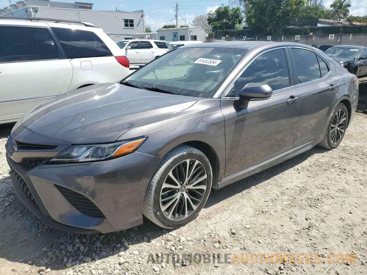 4T1B11HK7JU141011 TOYOTA CAMRY 2018