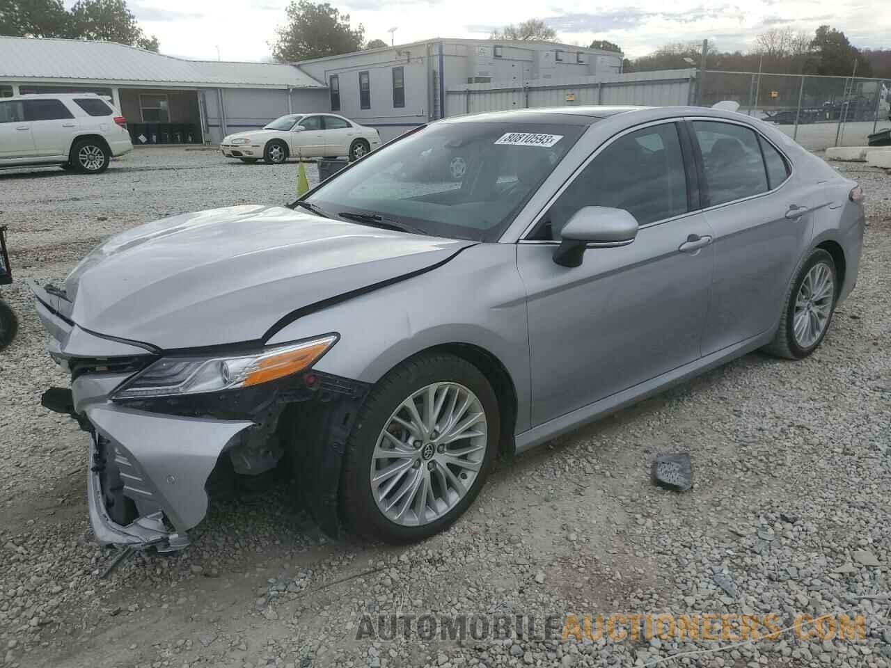 4T1B11HK7JU141087 TOYOTA CAMRY 2018