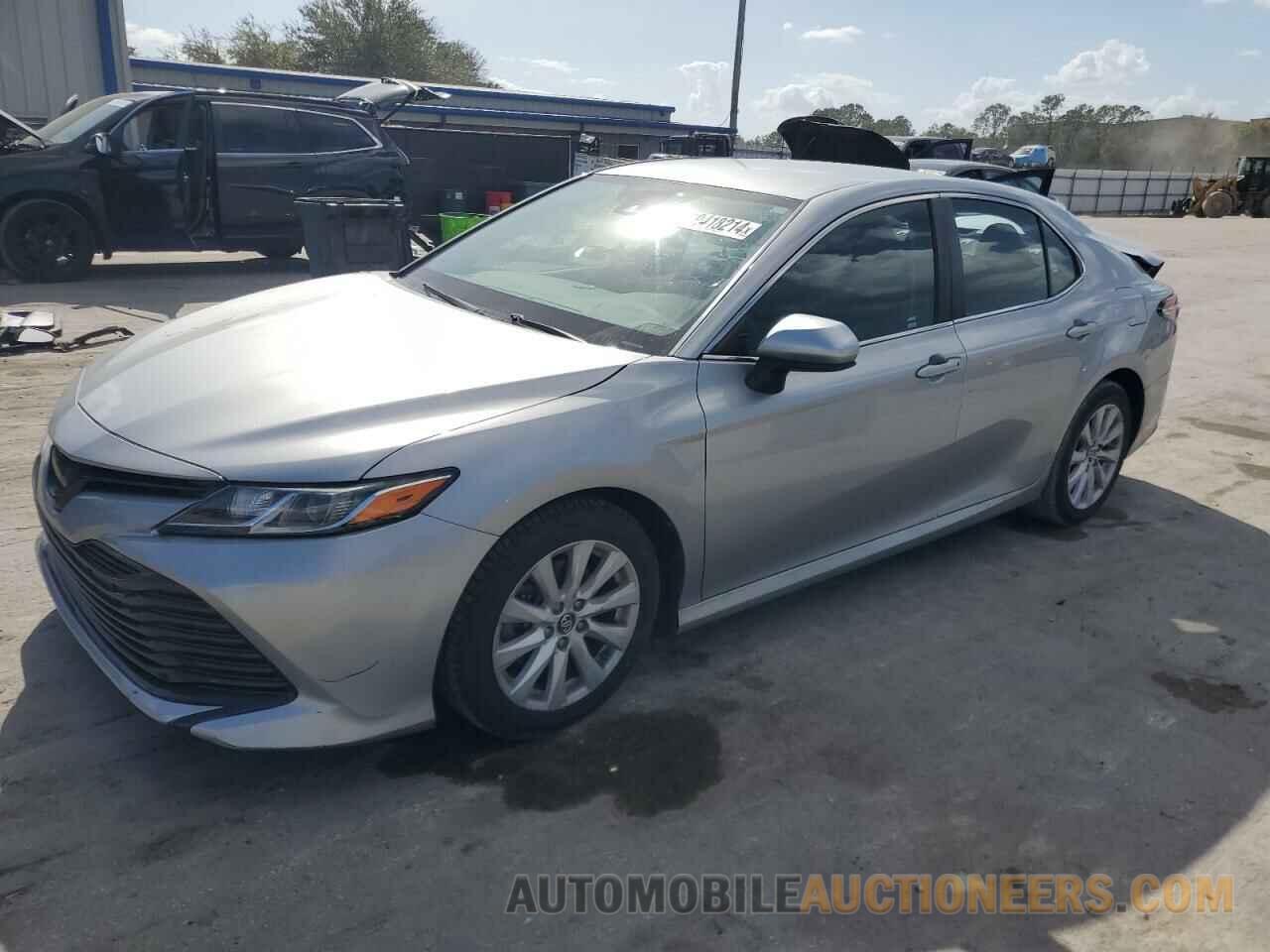 4T1B11HK7JU143213 TOYOTA CAMRY 2018