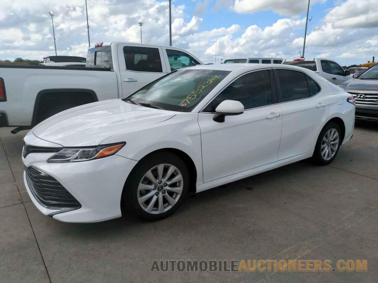 4T1B11HK7JU143535 TOYOTA CAMRY 2018