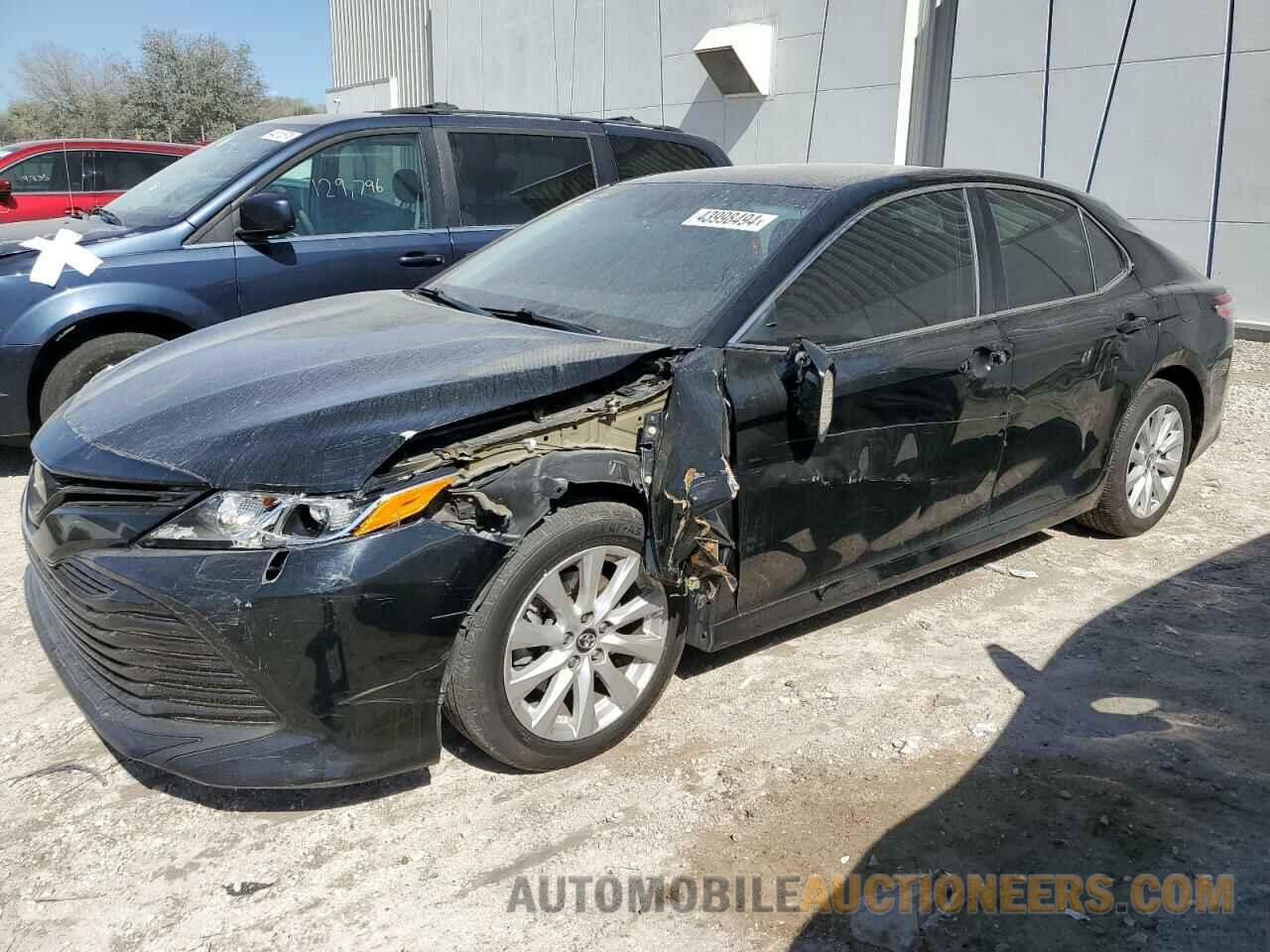 4T1B11HK7JU145978 TOYOTA CAMRY 2018