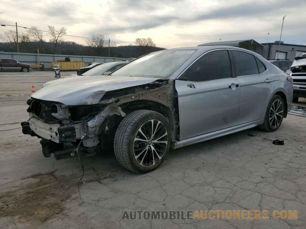 4T1B11HK7JU152638 TOYOTA CAMRY 2018