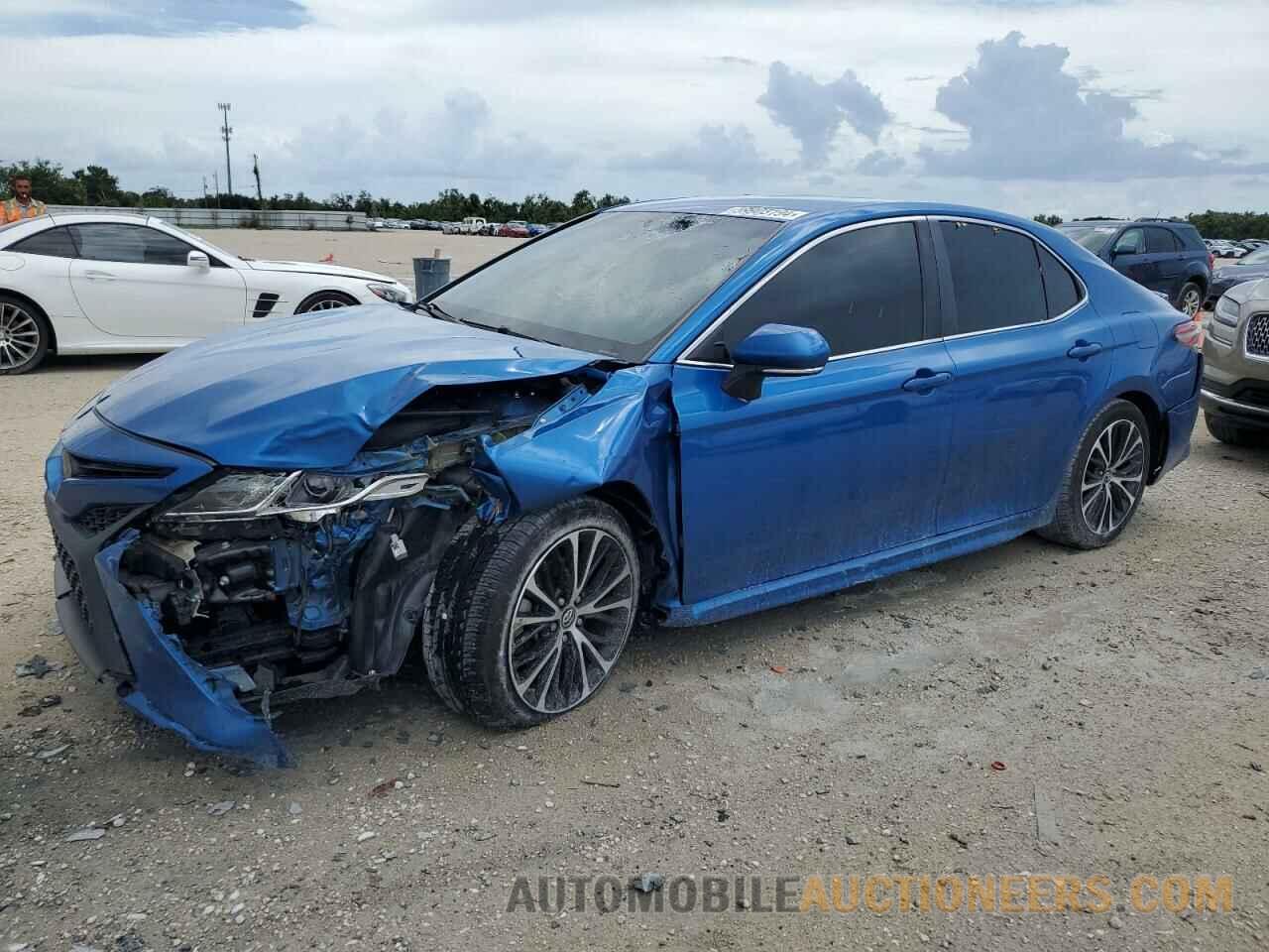 4T1B11HK7JU152820 TOYOTA CAMRY 2018