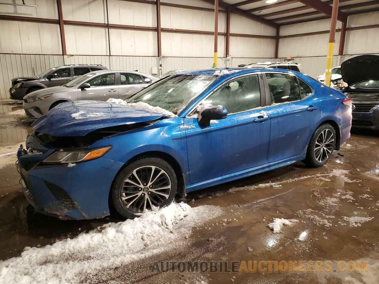 4T1B11HK7JU152929 TOYOTA CAMRY 2018