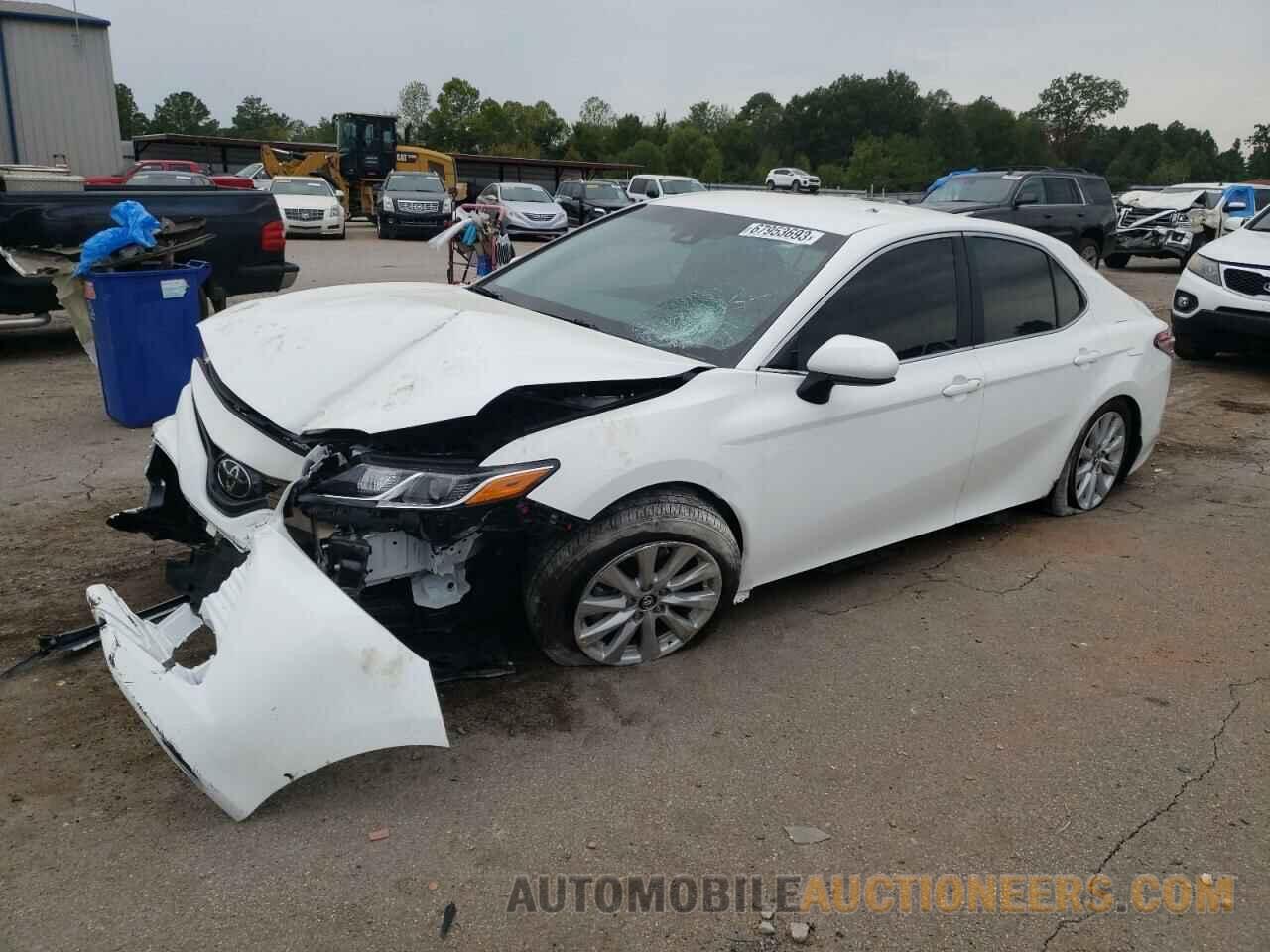 4T1B11HK7JU153823 TOYOTA CAMRY 2018