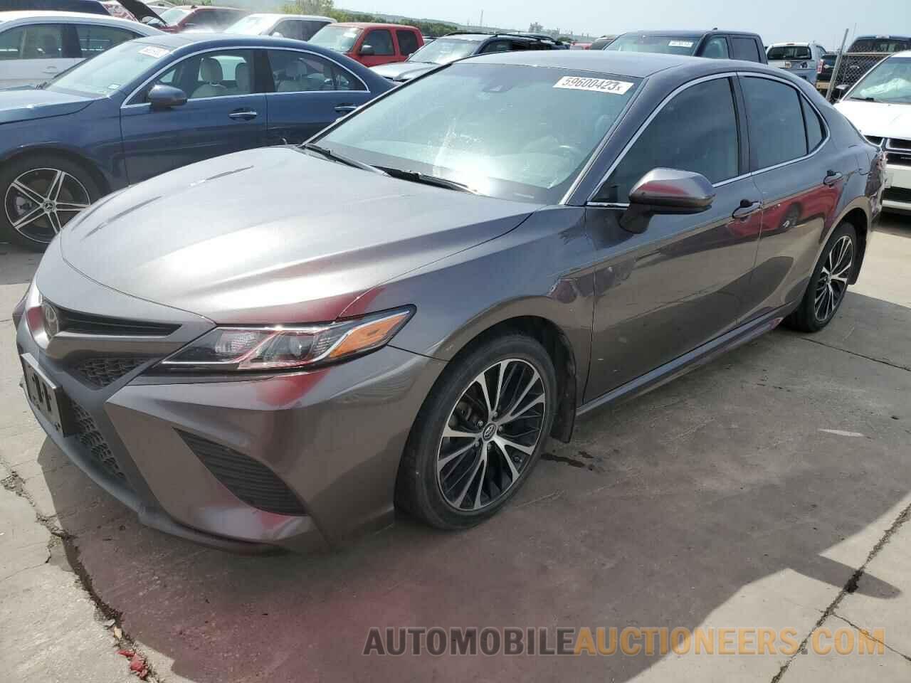 4T1B11HK7JU154003 TOYOTA CAMRY 2018