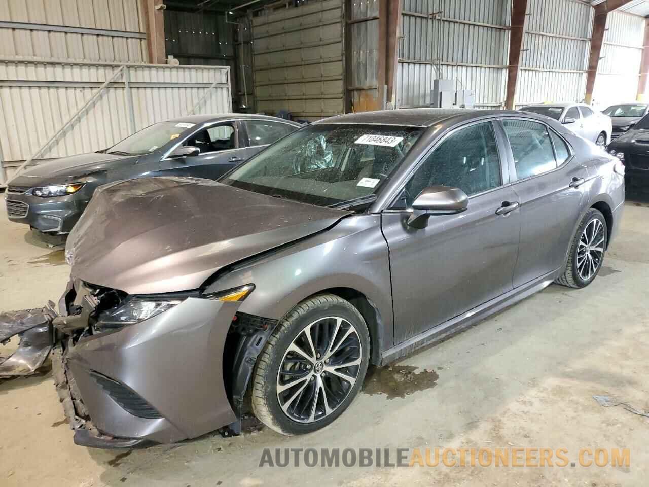 4T1B11HK7JU158973 TOYOTA CAMRY 2018