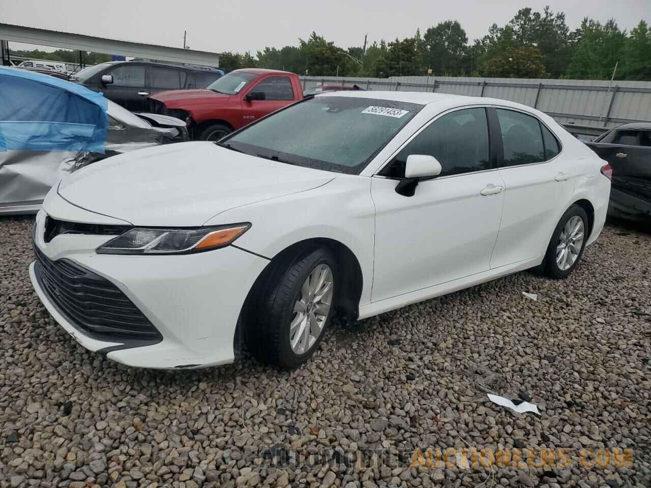 4T1B11HK7JU500275 TOYOTA CAMRY 2018