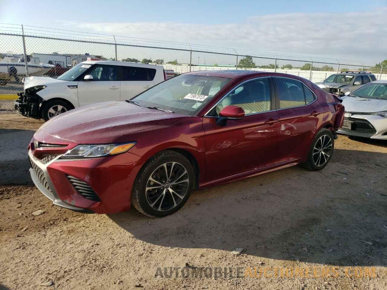 4T1B11HK7JU500504 TOYOTA CAMRY 2018