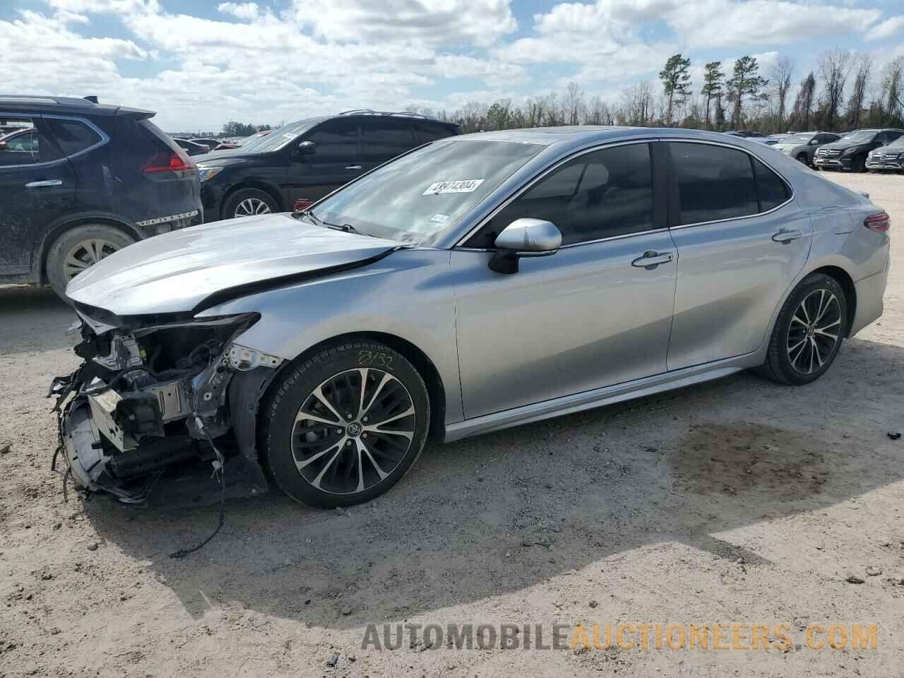 4T1B11HK7JU503760 TOYOTA CAMRY 2018