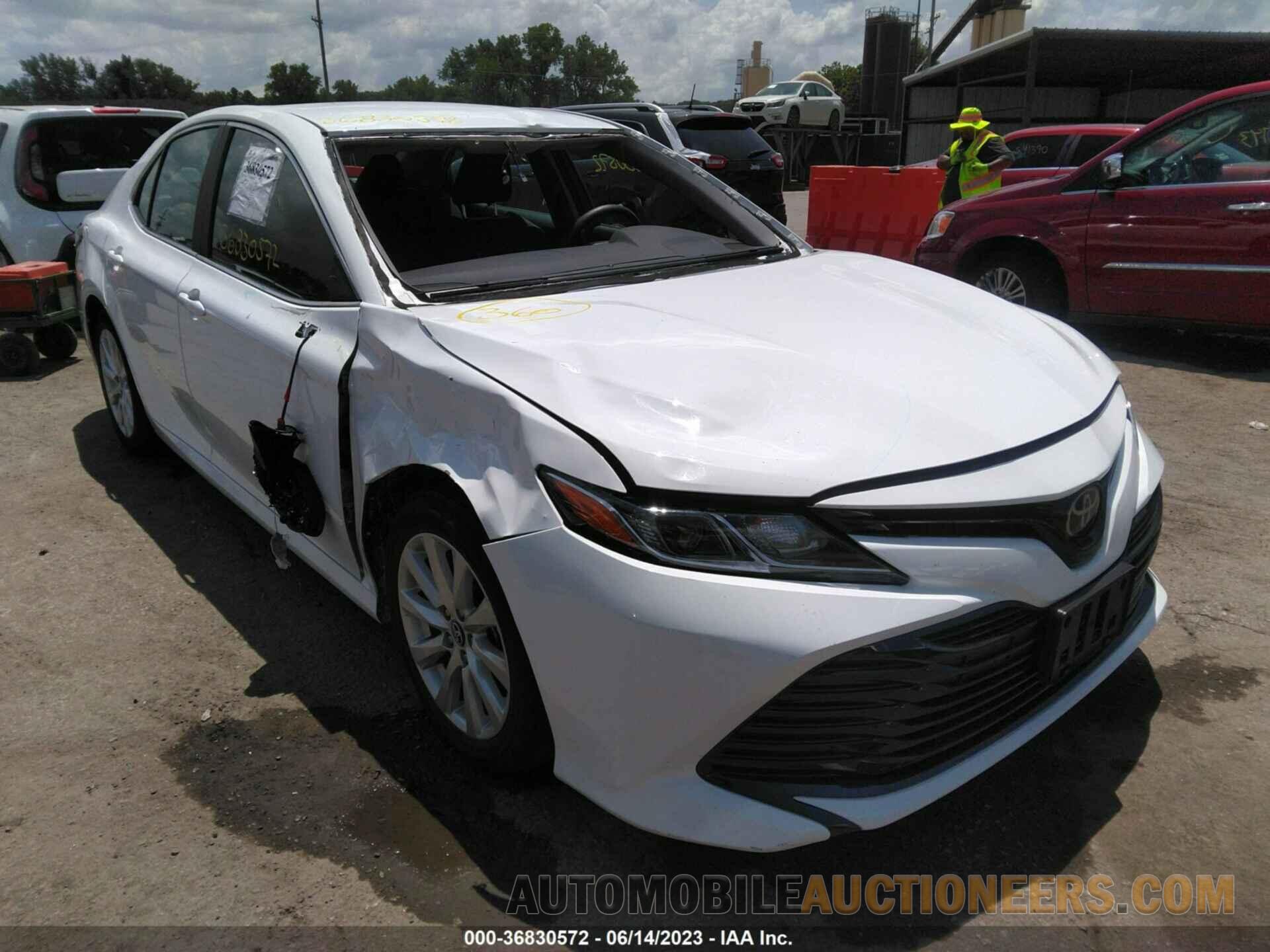 4T1B11HK7JU515424 TOYOTA CAMRY 2018