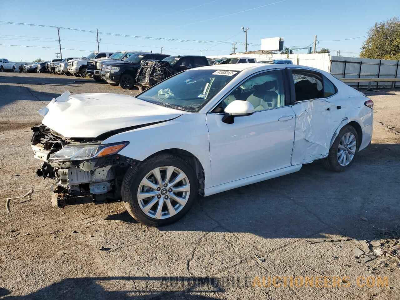 4T1B11HK7JU515472 TOYOTA CAMRY 2018