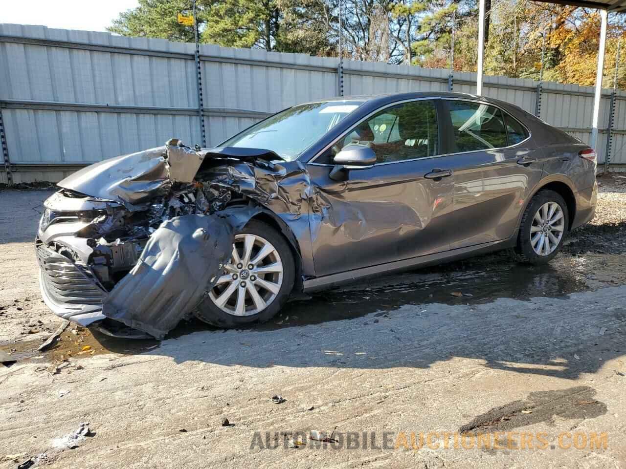 4T1B11HK7JU518842 TOYOTA CAMRY 2018