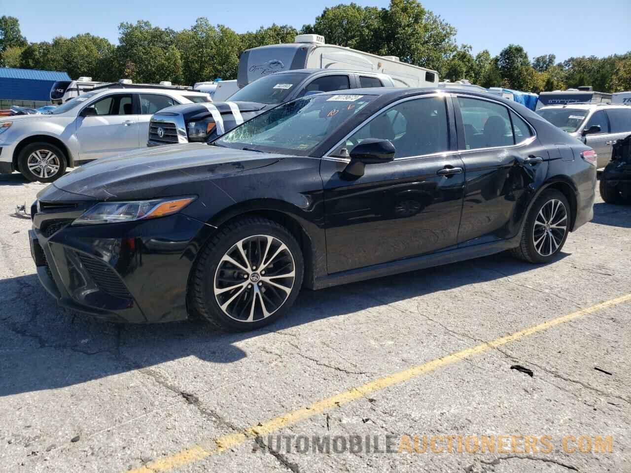 4T1B11HK7JU518940 TOYOTA CAMRY 2018