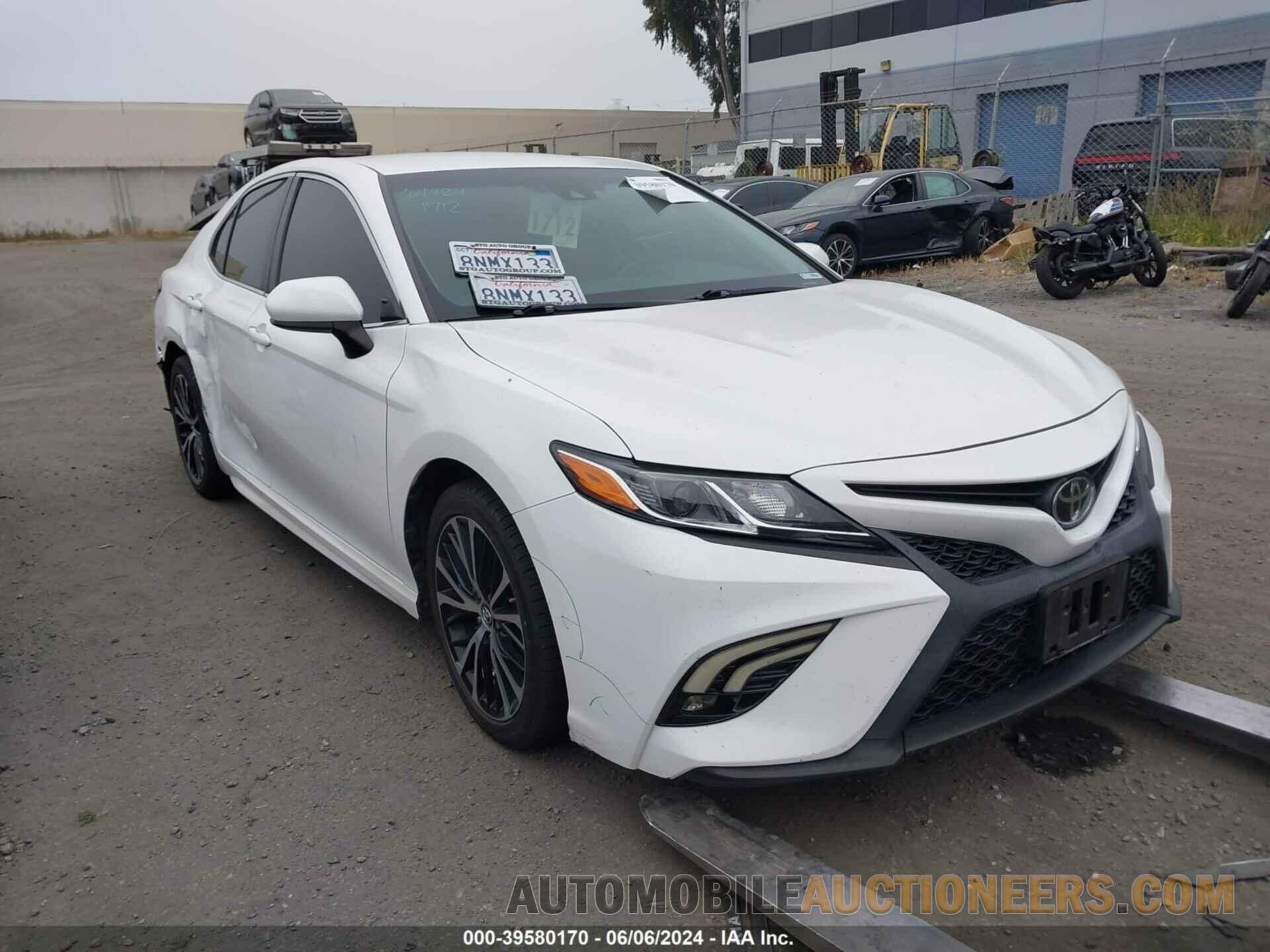 4T1B11HK7JU520848 TOYOTA CAMRY 2018