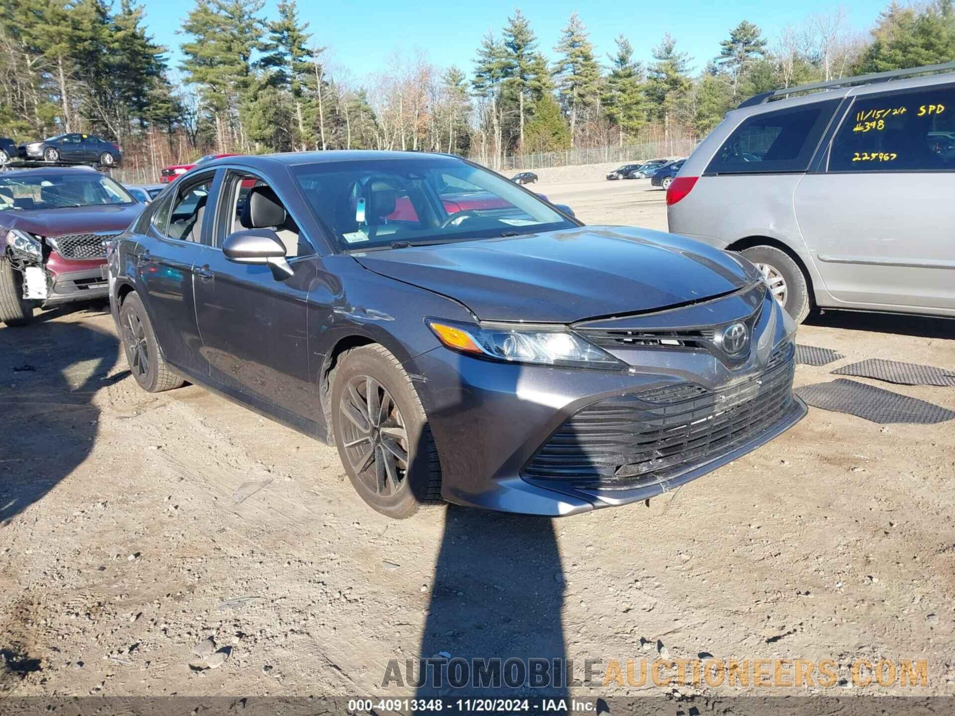 4T1B11HK7JU520980 TOYOTA CAMRY 2018