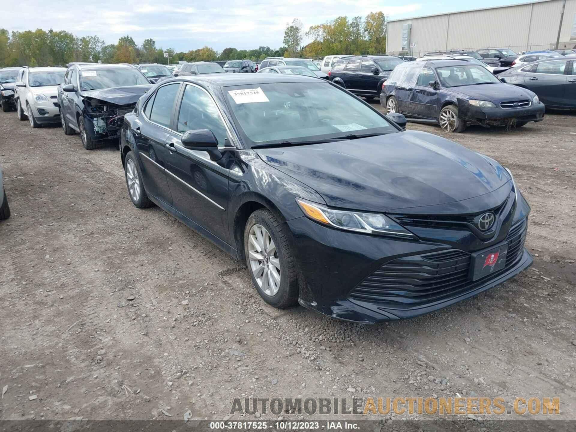 4T1B11HK7JU524057 TOYOTA CAMRY 2018