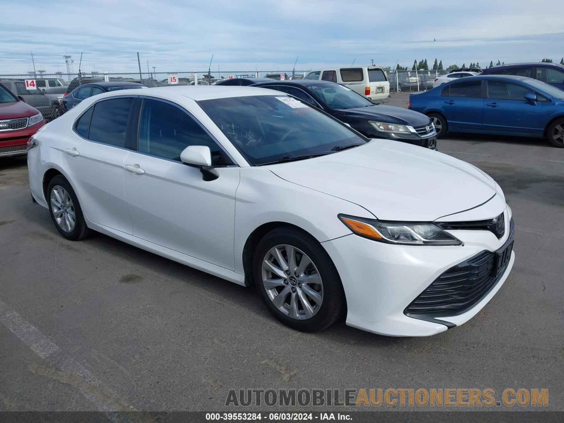 4T1B11HK7JU525032 TOYOTA CAMRY 2018