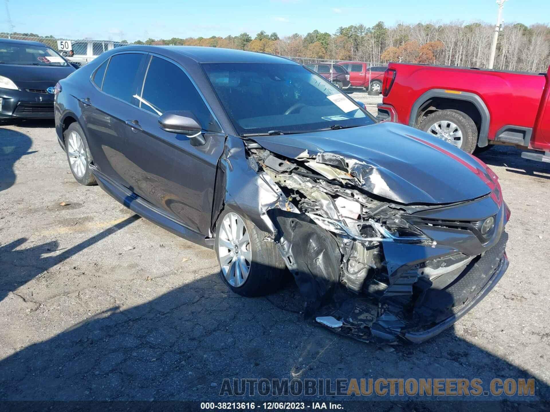 4T1B11HK7JU526875 TOYOTA CAMRY 2018