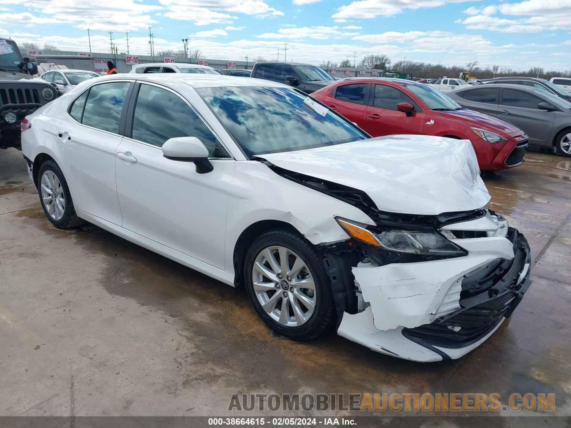 4T1B11HK7JU528058 TOYOTA CAMRY 2018